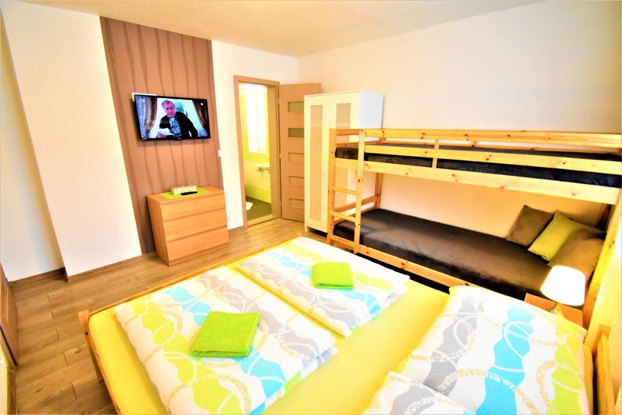 מלון Liptovský Mikuláš Penzion Privat Siesta מראה חיצוני תמונה
